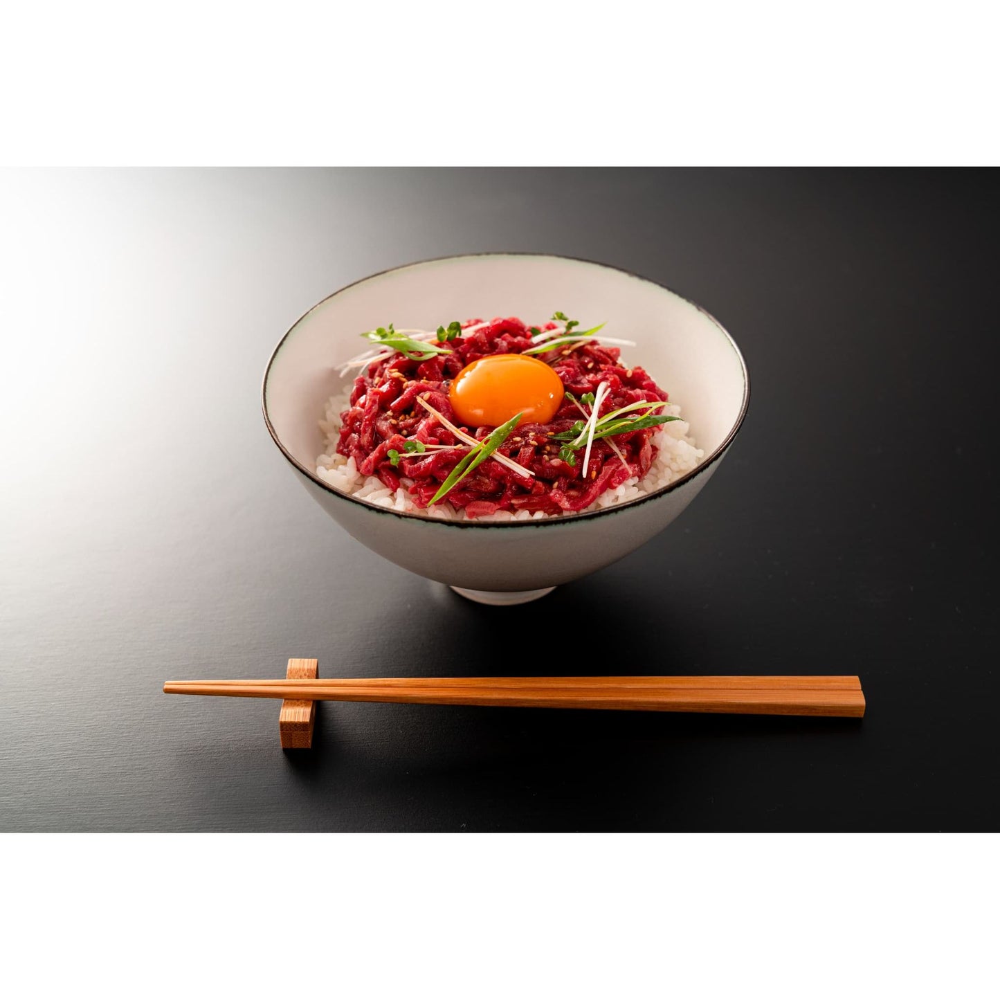 黒毛和牛生ハムユッケ丼セット 200g