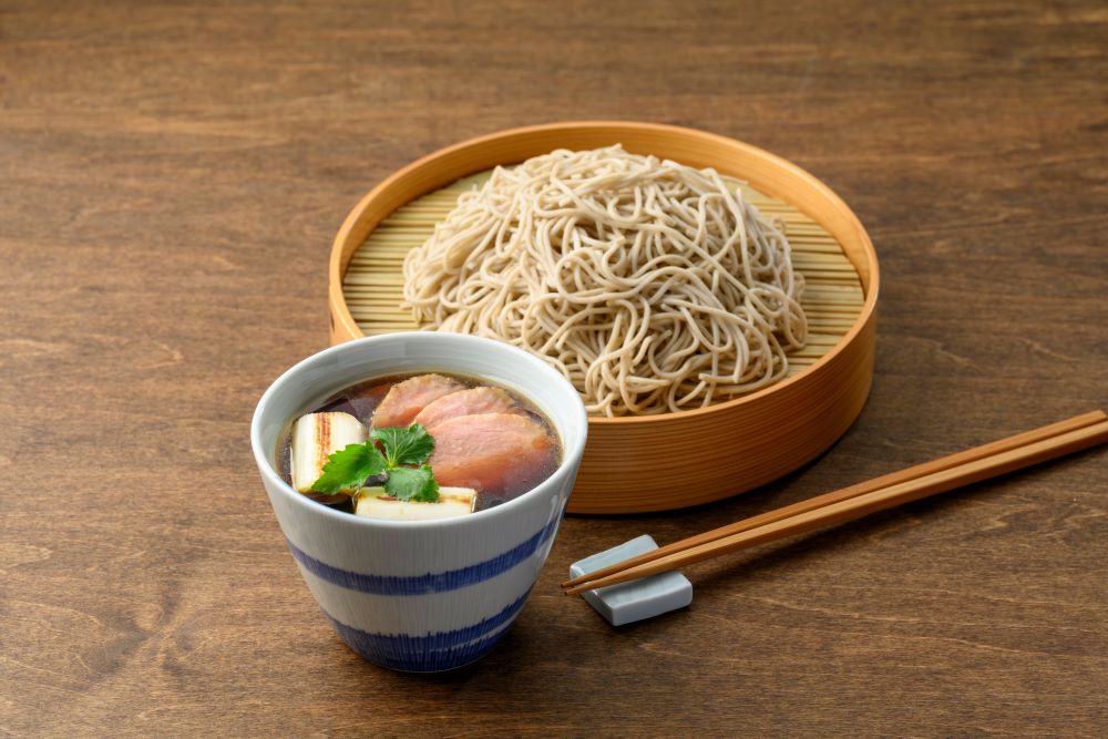 【送料込み】【長野県】鴨せいろ蕎麦 半生麺 つゆ付き 2食入り×4袋 - ROJI日本橋 ONLINE STORE