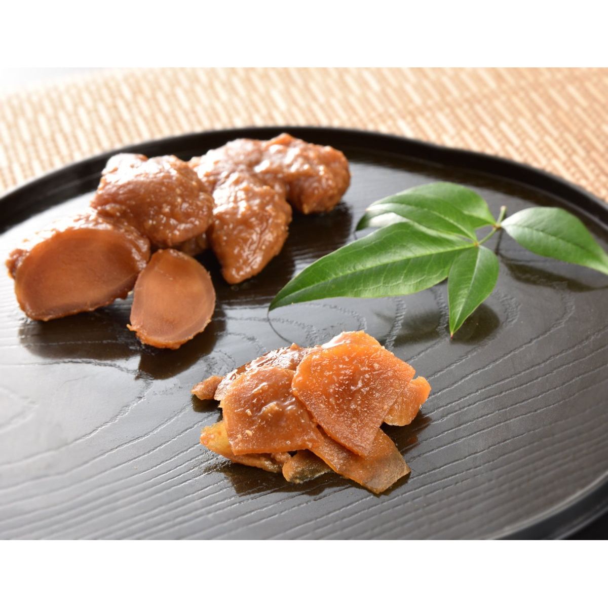 【送料込み】【福島県】香の蔵 特別純米酒とおつまみ3種（クリームチーズ・純米酒・みそ漬生姜）- みそ漬生姜皿盛り画像 - ROJI日本橋 ONLINE STORE