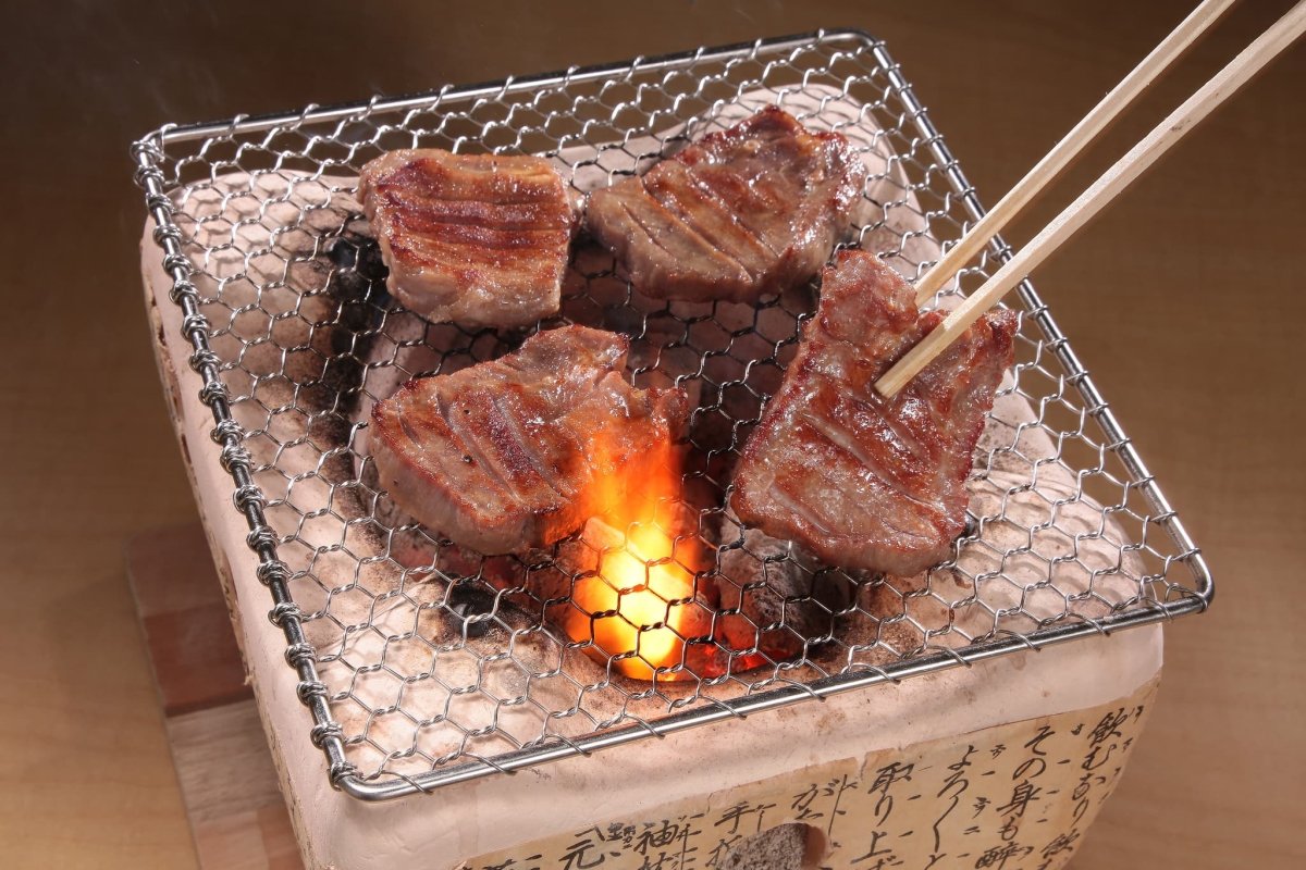 【送料込み】【宮城県】仔牛の牛タン丸ごと一本塩麹熟成620ｇ - ROJI日本橋 ONLINE STORE
