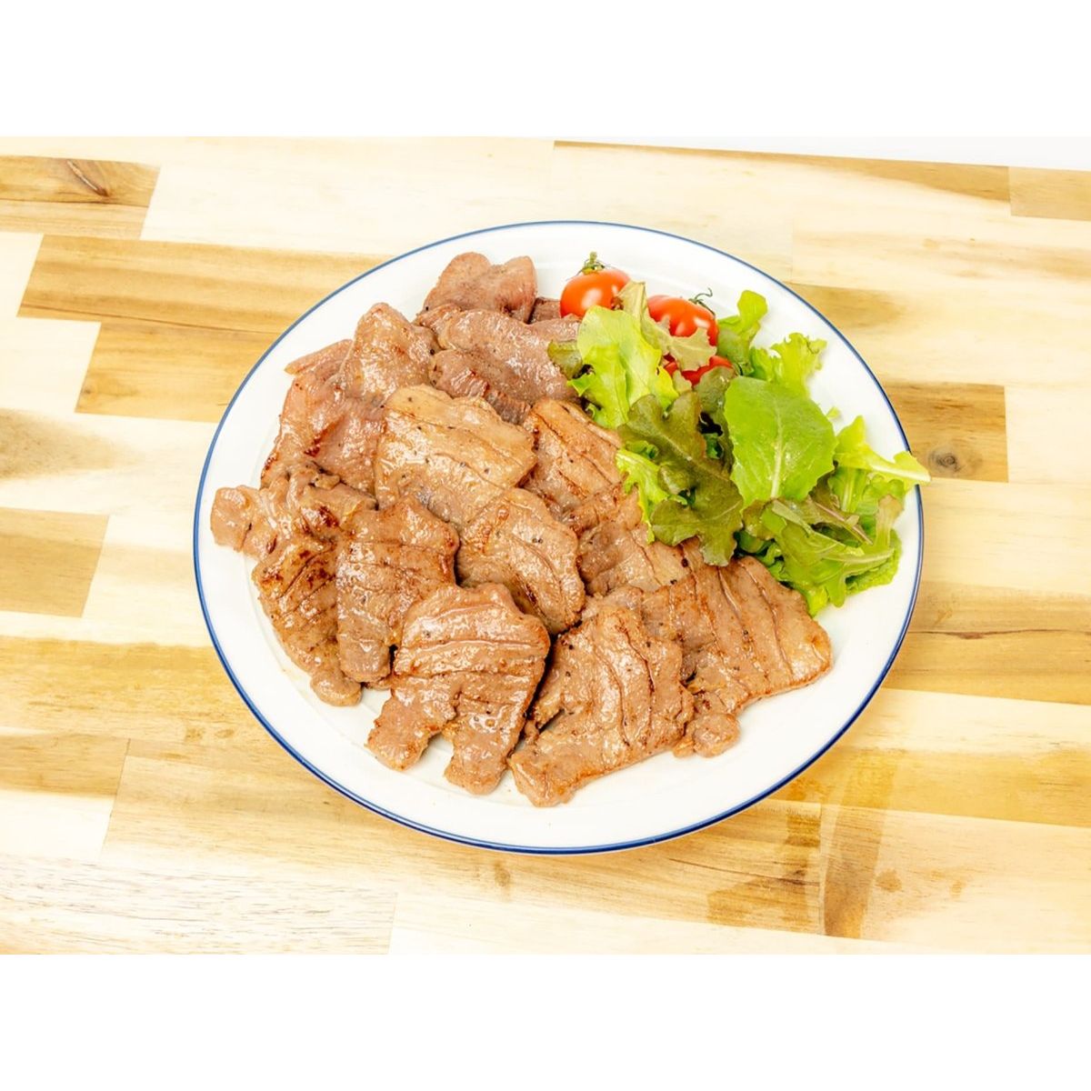 【送料込み】【宮城県】仔牛の牛タン丸ごと一本塩麹熟成 720ｇ≪北海道・沖縄・離島配送不可≫ - ROJI日本橋 ONLINE STORE