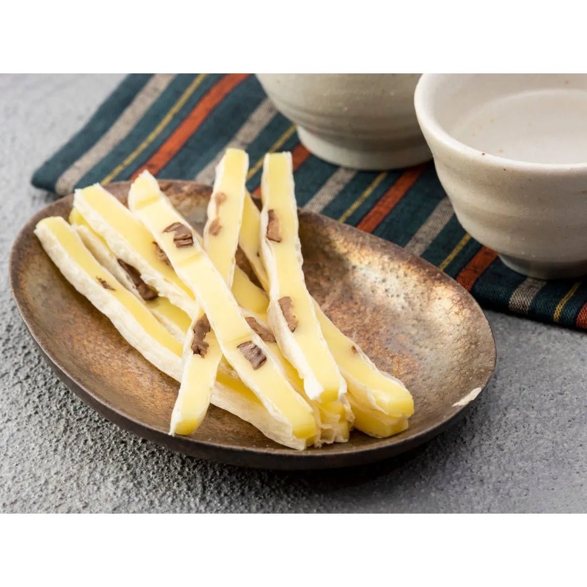 老舗酒問屋が目利きした旨いつまみ　いぶりがっこチーズ - ROJI日本橋 ONLINE STORE