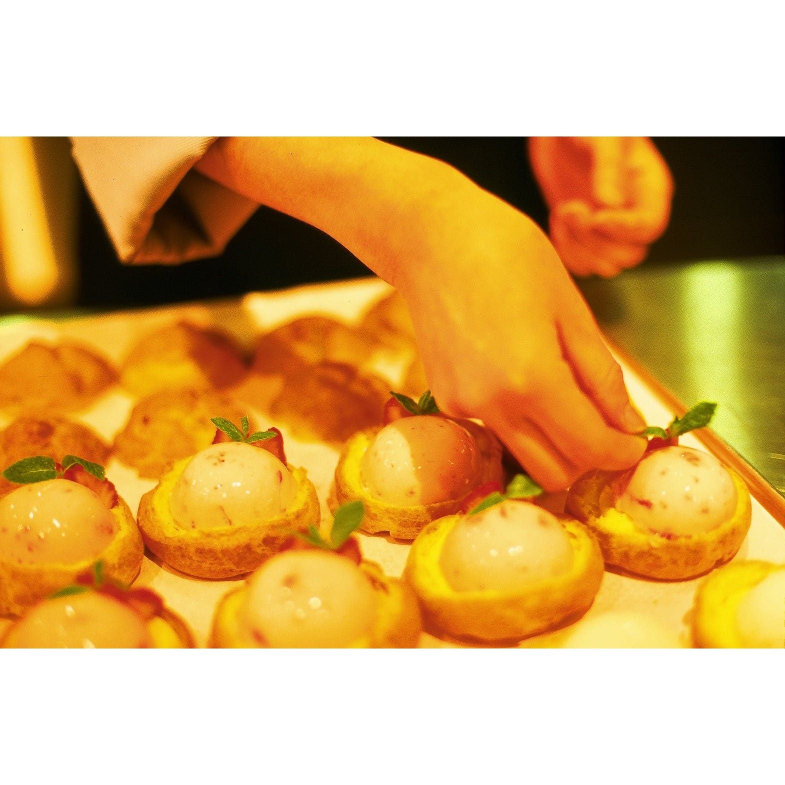 石田老舗　クレーム　デ　ラ　クレーム　プレミアムバトンシューアイス　6個 - ROJI日本橋 ONLINE STORE